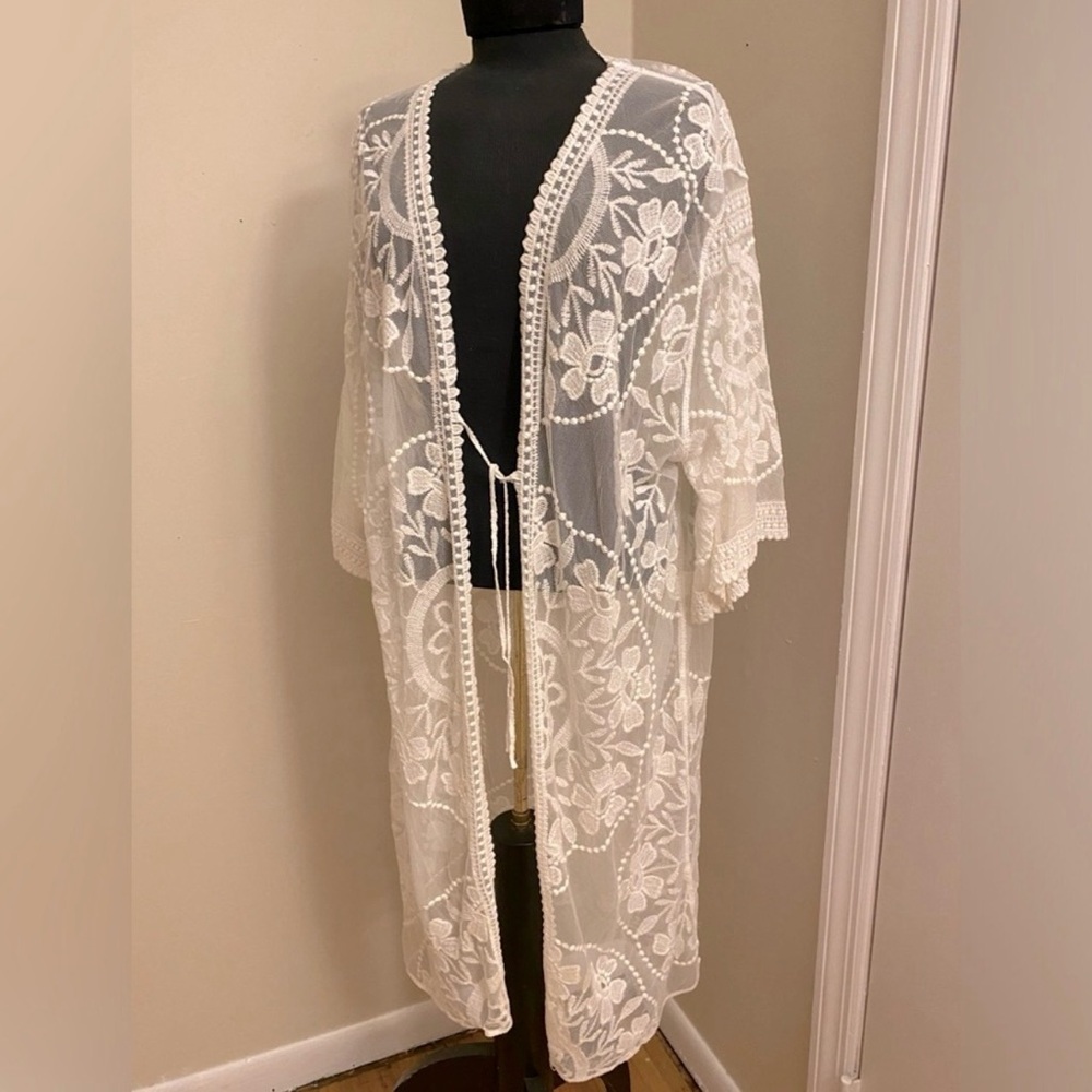 Solitaire Swim Ivory Lace Kimono CoverUp NWT - Picture 2 of 9